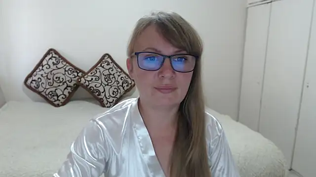 Snapshot of MargotLot chatting on June 12, 2026, 2:15 pm MargotLot online show from June 12, 2026, 2:15 pm