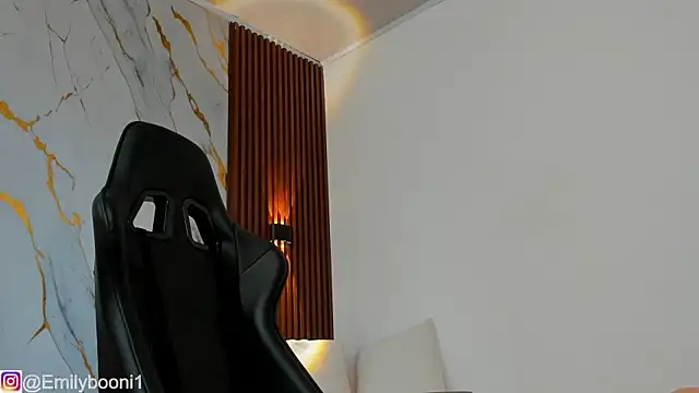 EmilyBoonny1 online show from November 28, 2025, 7:03 pm