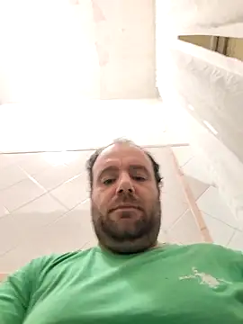 alex899927 online show from April 13, 2026, 2:21 pm