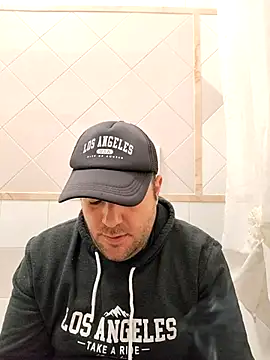 Snapshot of alex899927 chatting on October 9, 2025, 7:42 am alex899927 online show from October 9, 2025, 7:42 am