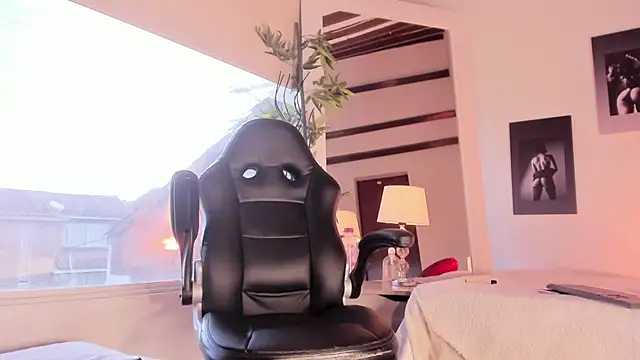 Alicee Levine online show from February 4, 2026, 10:05 pm