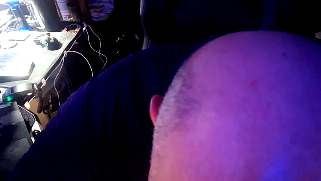 Drake DVamp online show from October 31, 2025, 3:25 am