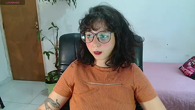 Snapshot of myamillor chatting on October 30, 2025, 8:06 pm myamillor online show from October 30, 2025, 8:06 pm