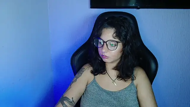 Snapshot of myamillor chatting on June 5, 2026, 9:20 pm myamillor online show from June 5, 2026, 9:20 pm