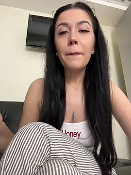 Snapshot of denise_k chatting on May 24, 2026, 11:43 am denise k online show from May 24, 2026, 11:43 am