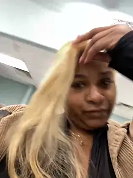 Snapshot of BigFineSelena chatting on March 15, 2025, 2:01 pm BigFineSelena online show from March 15, 2025, 2:01 pm