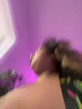 BigFineSelena online show from February 6, 2026, 1:07 pm