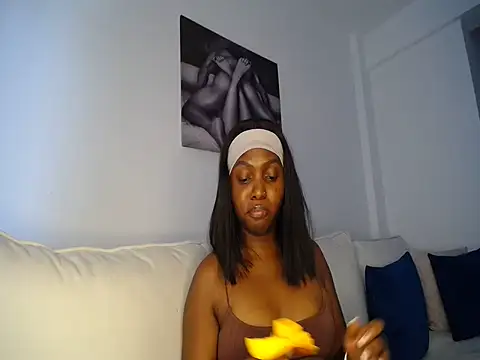 Snapshot of Pretty_Liya08 chatting on December 3, 2025, 10:14 am Pretty Liya08 online show from December 3, 2025, 10:14 am