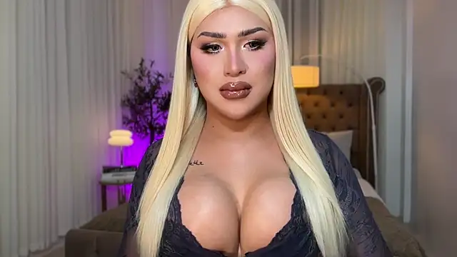 Snapshot of Your_Majesty_Tyra chatting on October 8, 2025, 11:12 am Your Majesty Tyra online show from October 8, 2025, 11:12 am