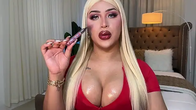 Snapshot of Your_Majesty_Tyra chatting on March 5, 2025, 5:29 am Your Majesty Tyra online show from March 5, 2025, 5:29 am