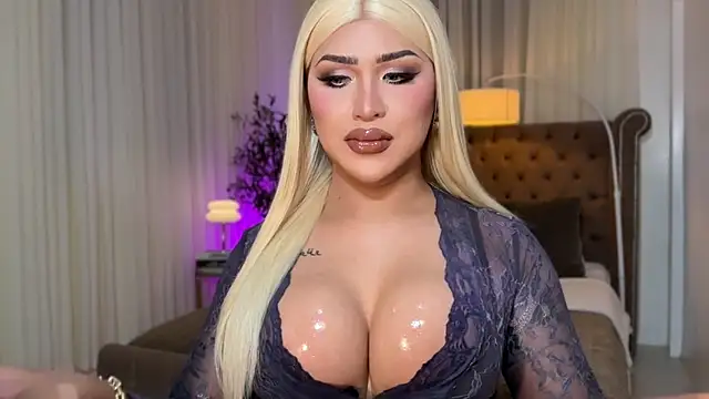 Snapshot of Your_Majesty_Tyra chatting on October 30, 2025, 5:06 am Your Majesty Tyra online show from October 30, 2025, 5:06 am