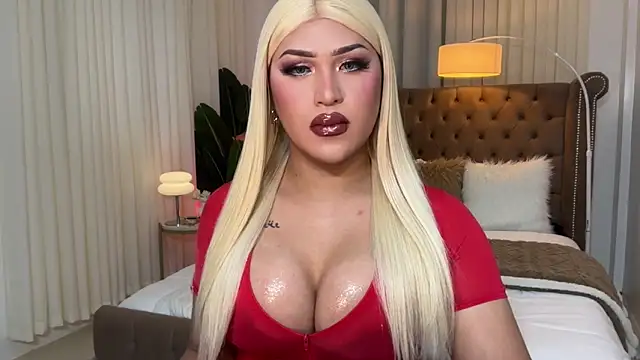 Snapshot of Your_Majesty_Tyra chatting on March 10, 2025, 4:49 am Your Majesty Tyra online show from March 10, 2025, 4:49 am