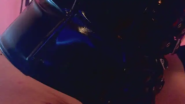 PerlaDivaio online show from March 25, 2026, 1:54 pm