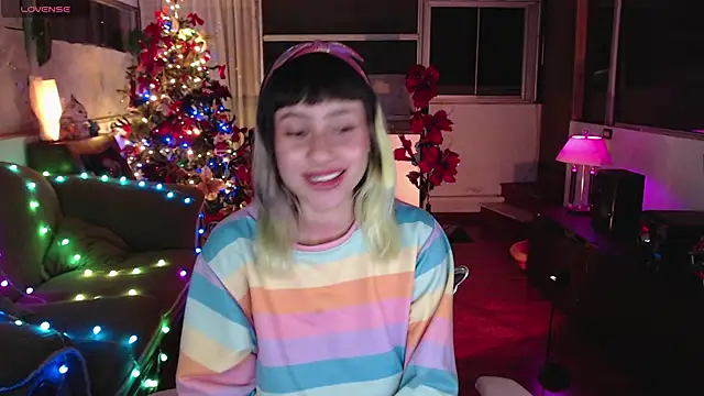 Snapshot of Aquamarinebubble chatting on December 17, 2024, 6:02 am Aquamarinebubble online show from December 17, 2024, 6:02 am