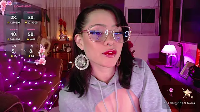 Snapshot of Aquamarinebubble chatting on October 20, 2025, 2:02 am Aquamarinebubble online show from October 20, 2025, 2:02 am