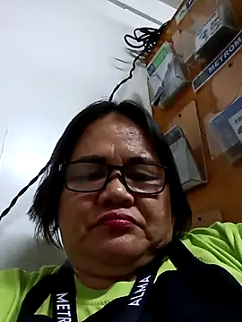 Chubbysweetmom online show from April 18, 2026, 2:36 am