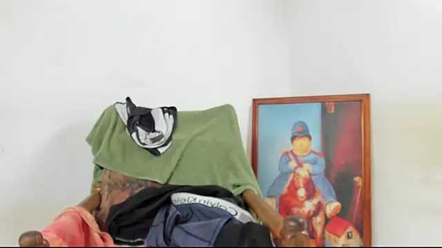 Snapshot of Black_Master19cm chatting on October 7, 2025, 9:49 pm Black Master19cm online show from October 7, 2025, 9:49 pm