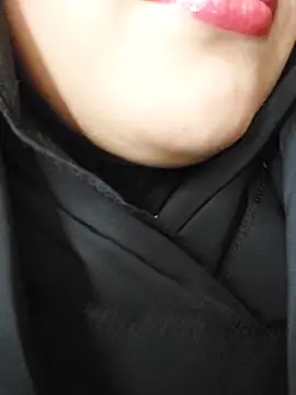 Hana    online show from May 18, 2026, 10:03 pm