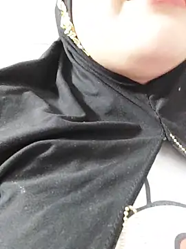 Hana    online show from April 19, 2026, 9:17 pm