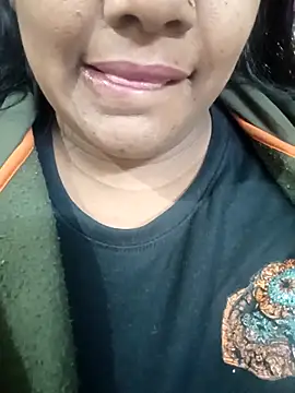 rekhabb123 online show from February 1, 2026, 2:32 am