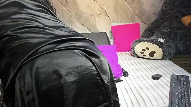 Niyirey1 online show from March 23, 2026, 12:38 pm