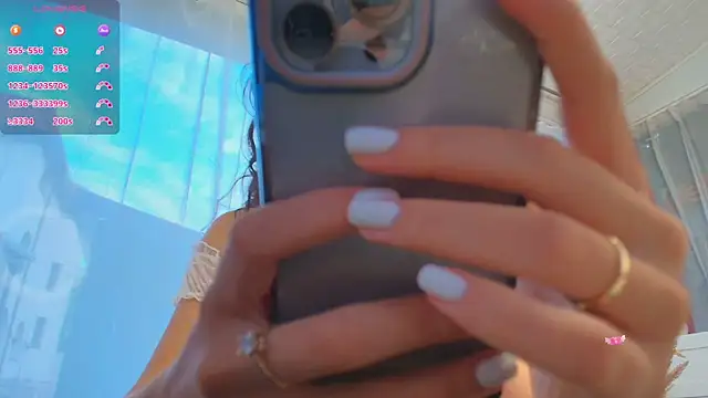 Snapshot of Anna_Lewis chatting on October 1, 2025, 5:45 am Anna Lewis online show from October 1, 2025, 5:45 am