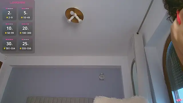 Snapshot of Anna_Lewis chatting on November 17, 2025, 7:12 am Anna Lewis online show from November 17, 2025, 7:12 am