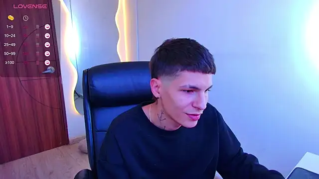 harrisoncuper online show from December 1, 2024, 9:42 pm