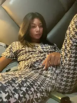 MaxxineMorenaTs online show from May 14, 2026, 11:24 pm