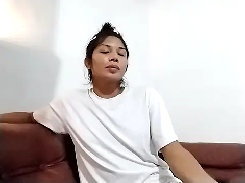 Snapshot of MaxxineMorenaTs chatting on December 14, 2025, 8:36 pm MaxxineMorenaTs online show from December 14, 2025, 8:36 pm