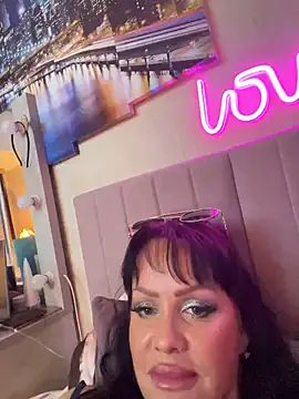 Snapshot of Lolaley2 chatting on November 24, 2025, 7:30 am Lolaley2 online show from November 24, 2025, 7:30 am