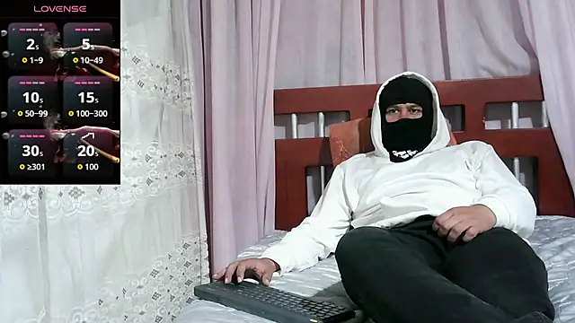Snapshot of camilovaron chatting on June 26, 2026, 12:16 am camilovaron online show from June 26, 2026, 12:16 am