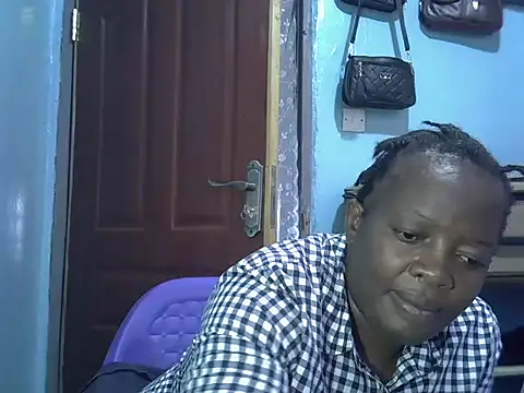 Ebonyceline online show from May 3, 2026, 7:02 am