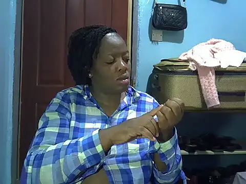 Ebonyceline online show from May 6, 2026, 1:09 am