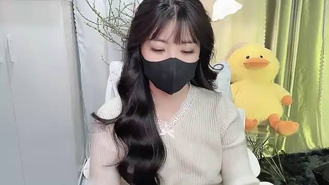 Mya Lee online show from January 20, 2025, 2:03 pm