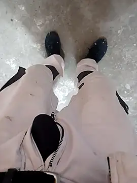 Snapshot of GeilerSchweizer chatting on November 18, 2025, 10:40 am GeilerSchweizer online show from November 18, 2025, 10:40 am