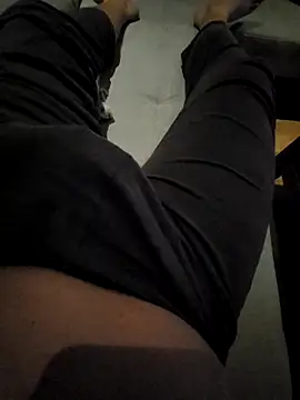 Snapshot of GeilerSchweizer chatting on November 10, 2025, 10:48 pm GeilerSchweizer online show from November 10, 2025, 10:48 pm