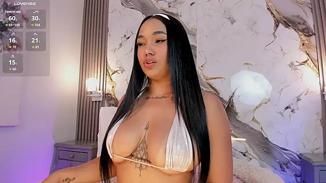 TianaaJackson online show from April 17, 2026, 8:55 pm