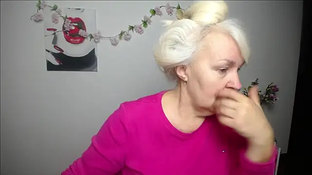 BlondyLeeBest online show from February 9, 2026, 7:23 pm