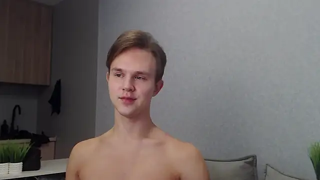 Snapshot of MartinMendez chatting on October 19, 2025, 8:39 am MartinMendez online show from October 19, 2025, 8:39 am