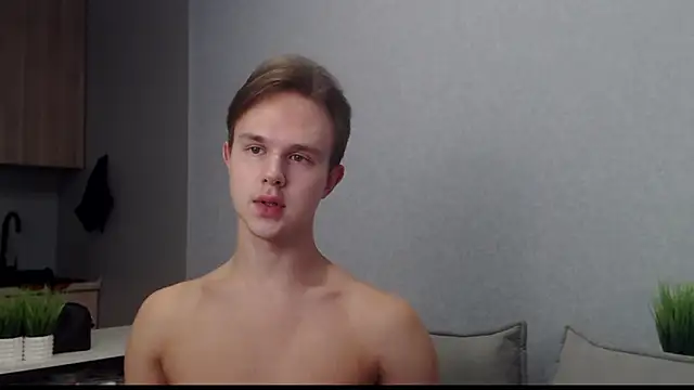 Snapshot of MartinMendez chatting on October 24, 2025, 8:46 am MartinMendez online show from October 24, 2025, 8:46 am