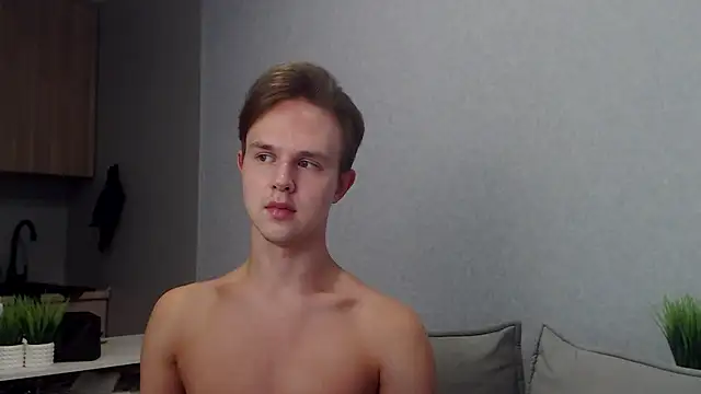 Snapshot of MartinMendez chatting on September 28, 2025, 7:04 am MartinMendez online show from September 28, 2025, 7:04 am