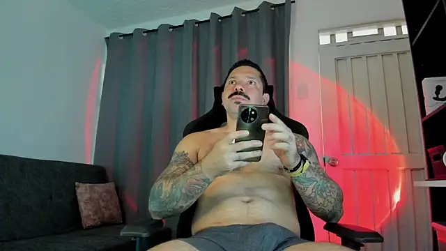 Pierre Vidal online show from November 20, 2025, 8:42 pm