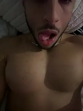 pimentfort77 online show from December 23, 2024, 11:17 pm