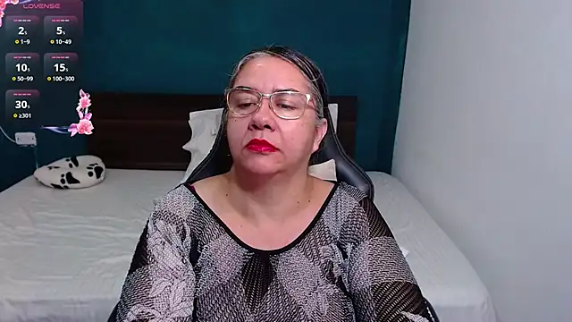 scaelettdubois online show from October 10, 2025, 2:12 am