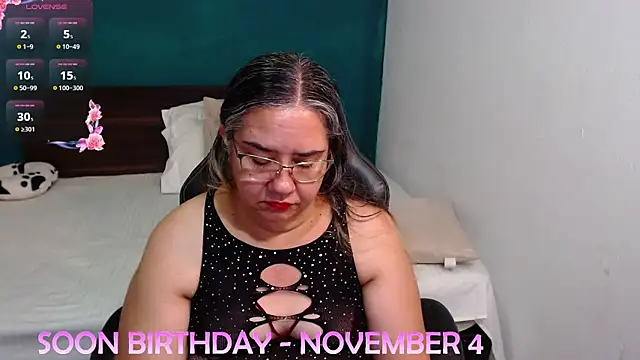 scaelettdubois online show from November 3, 2025, 10:24 pm