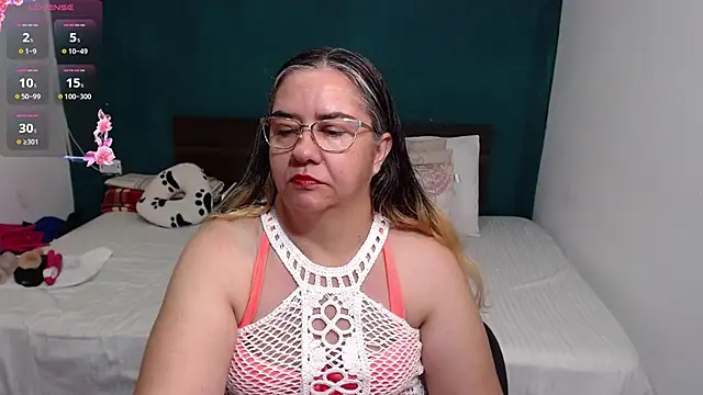 scaelettdubois online show from October 10, 2025, 7:04 pm