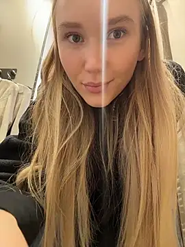 Snapshot of MariaTull chatting on December 4, 2025, 1:10 pm MariaTull online show from December 4, 2025, 1:10 pm