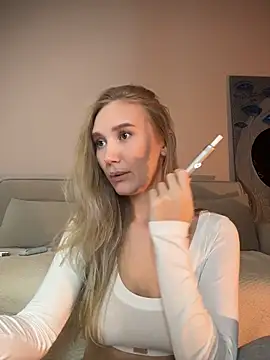 Snapshot of MariaTull chatting on November 9, 2025, 6:23 pm MariaTull online show from November 9, 2025, 6:23 pm