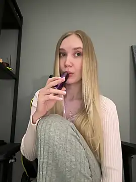 Snapshot of MariaTull chatting on March 19, 2025, 6:55 pm MariaTull online show from March 19, 2025, 6:55 pm